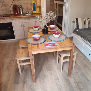 24m, Cool 1650 Appartement